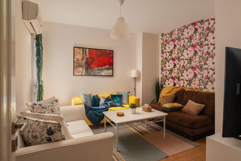 Gezira Apartment | The Peaceful Artisan Stay - El Zamalek Fish Garden