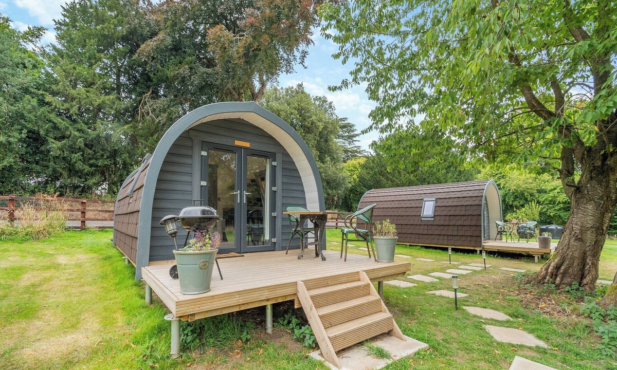 Oadby Cottage | The perfect glamping spot for your next break in central England.