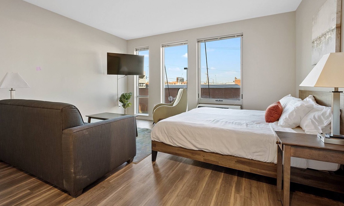 Crossroads Arts District Condo | The Perfect Retreat: Relax and Rejuvenate in a Stunning Resort Setting 353