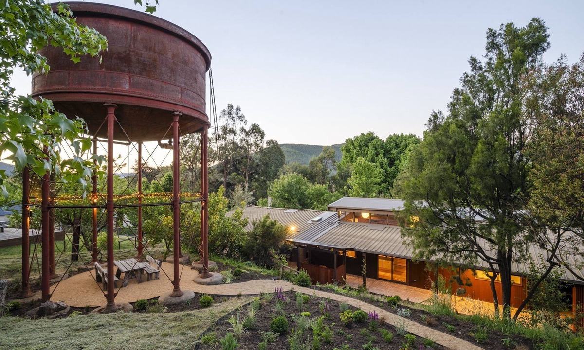Bright House | The perfect spot for family and friends