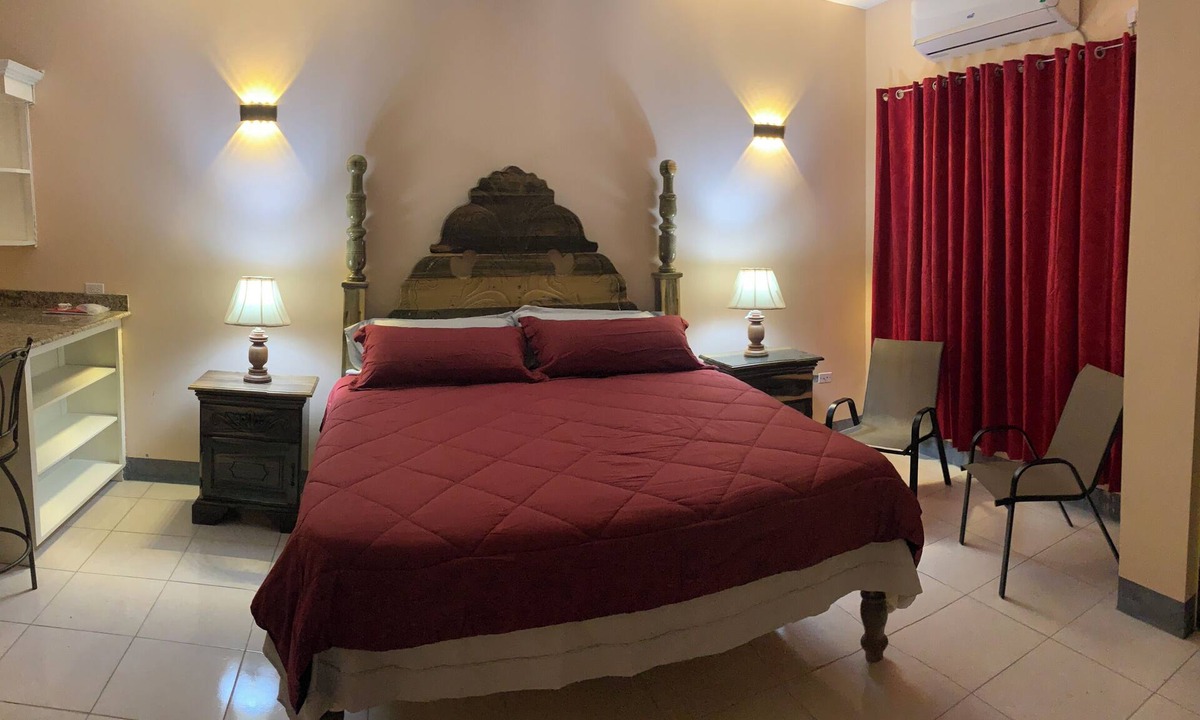 Silver Sands Apartment | The Perfect Studio with AC, Wifi, Internet in the awesome community Duncan Bay.