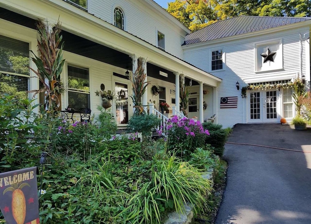 Cornish Hotel | The Perkins House