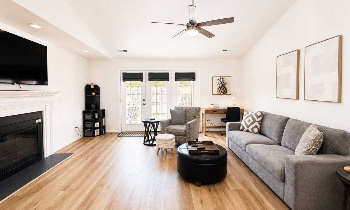 Northwest Raleigh House | The Perky Pineapple; Quiet Ranch; 2 King Beds; Well Appointed; Centrally Located