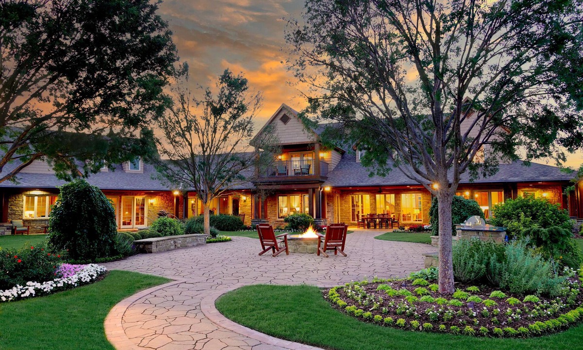 Waukomis House | The Pioneer House at Buffalo Point