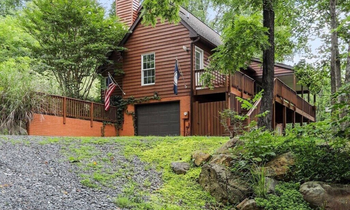 Linden Cabin | The Pond Cabin