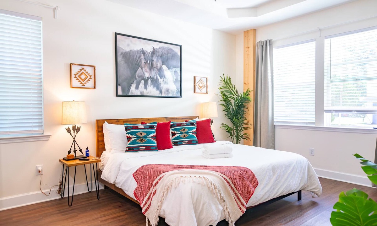 Pleasant Street House | The Prairie Suite. Newly Built, Upscale, Central