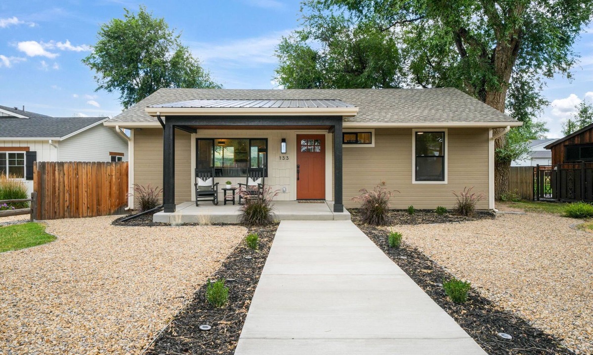 Monument House | The Quaint House
