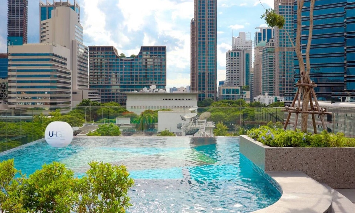 Ploenchit Hotel | The Quart Ruamrudee by UHG