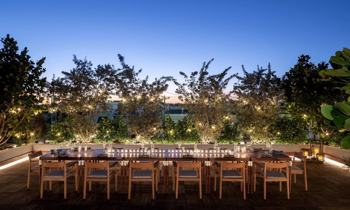Pineapple Grove Arts District Hotel | The Ray Hotel Delray Beach, Curio Collection by Hilton