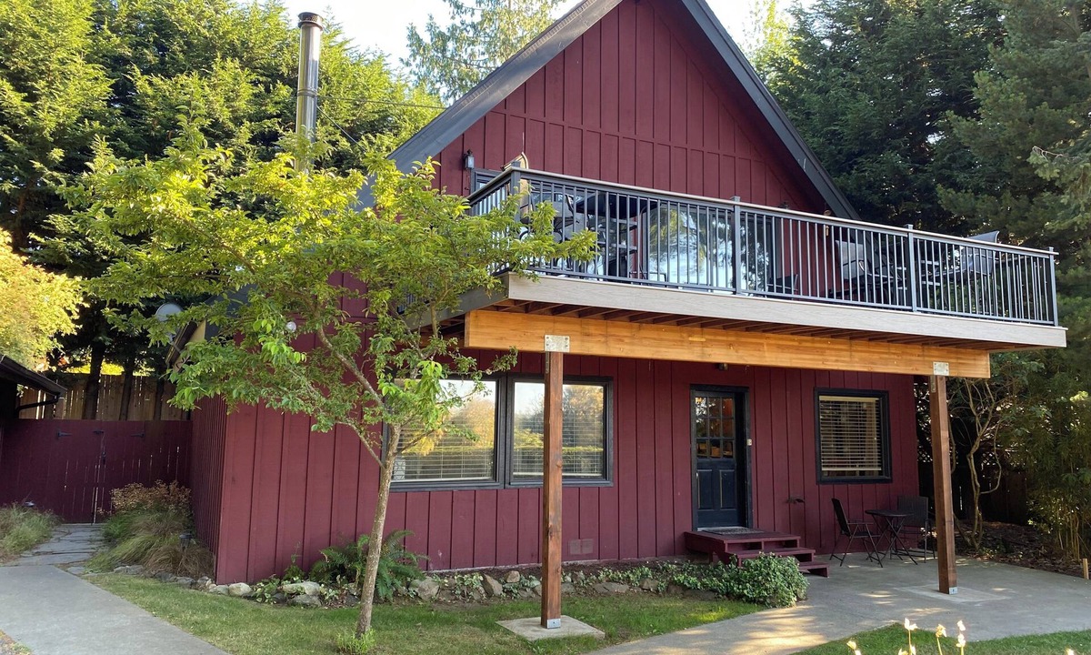 Eastsound House | The Red Harbor: Retreat/Refresh/Rekindle