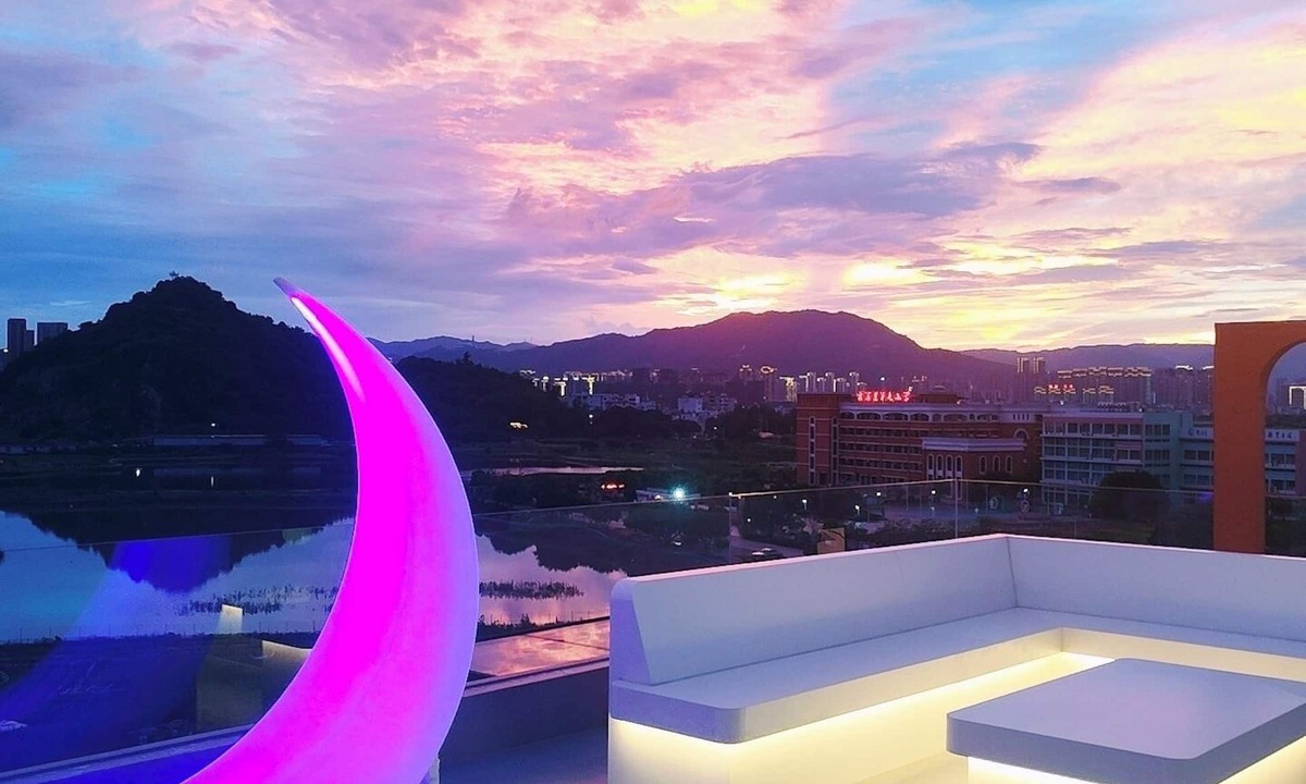 Xiapu County Bed & Breakfast | The Resort Inn