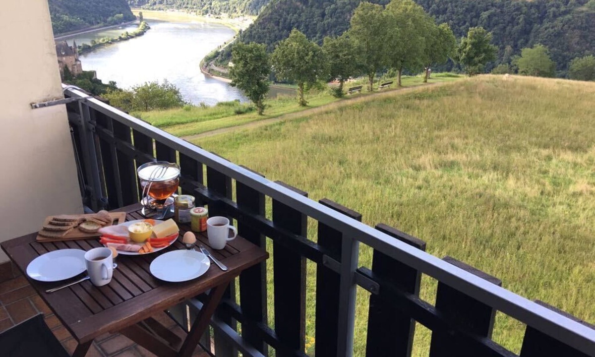 Sankt Goarshausen Apartment | THE RETREAT PLACE WITH A THREE CASTLE VIEW!