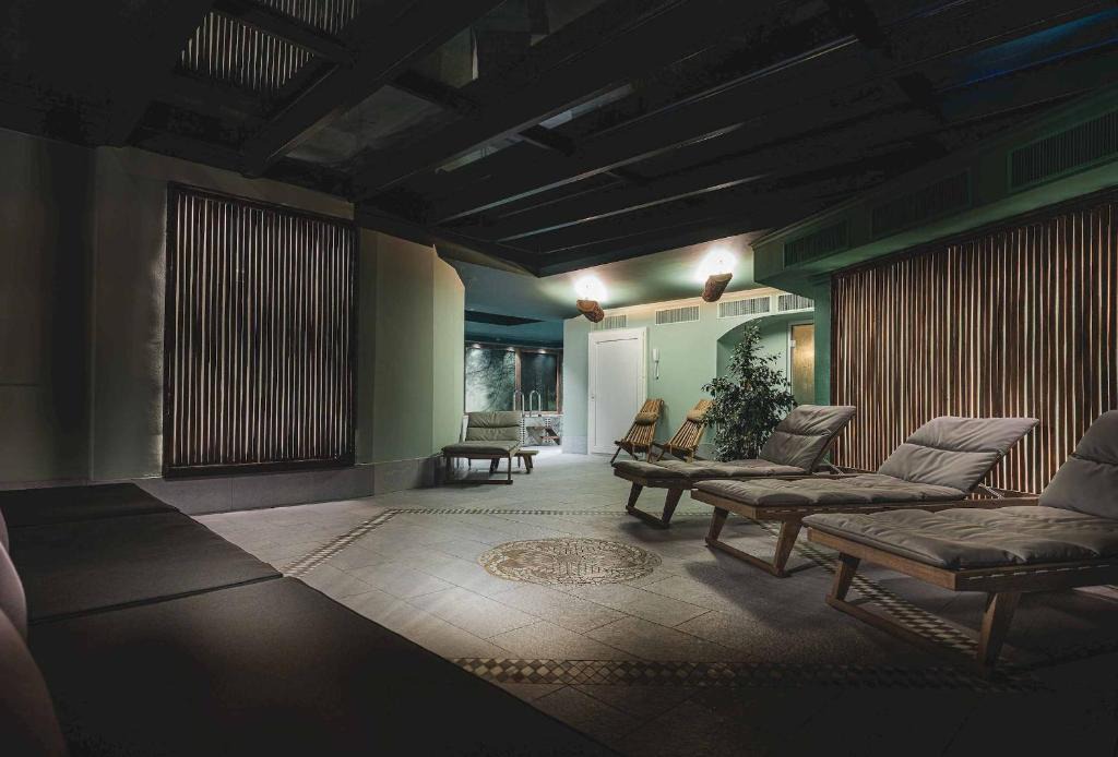 Zermatt Hotel | the rex