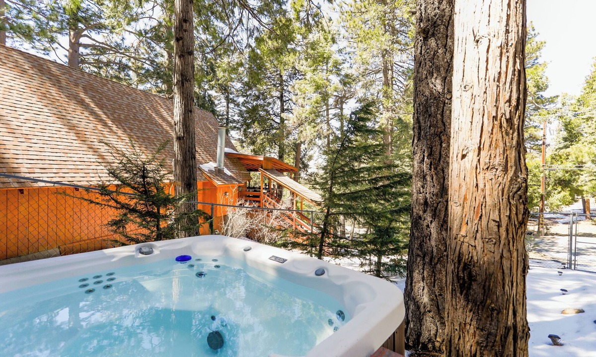 Pine Cove Cabin | The Ridge: Relax, Play & Unwind with a Hot Tub & Game Room