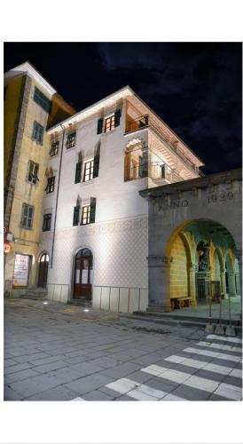Bagnone Apartment | The River House