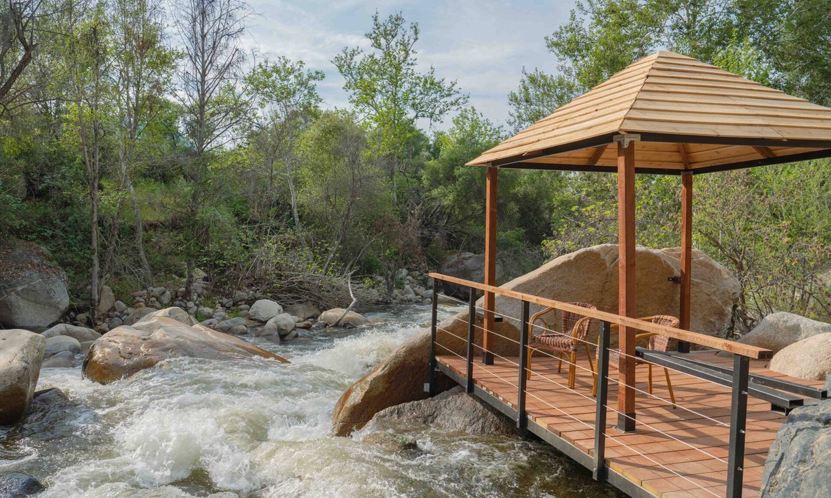 Three Rivers House | The River's Edge - Private Home with River Access and Spa