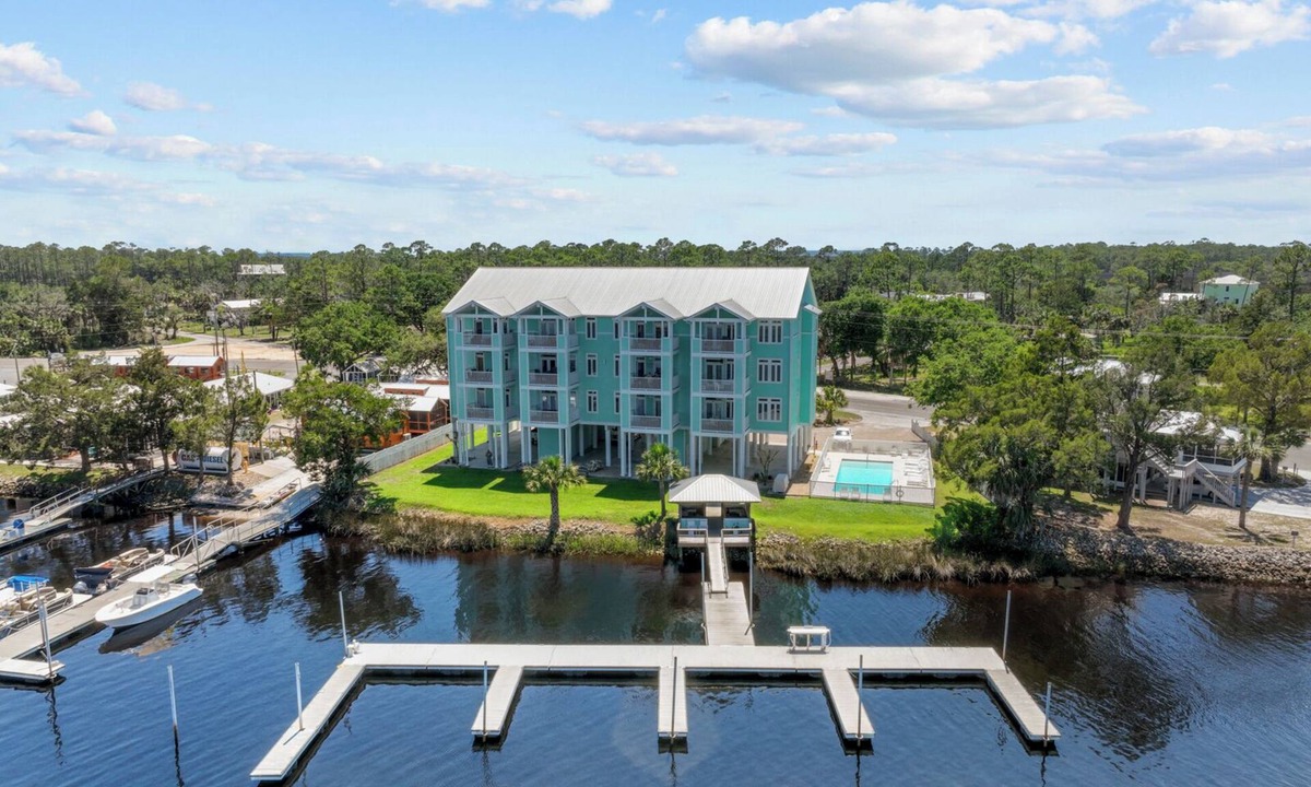 Steinhatchee Condo | The River Shack - Rivers Edge Condo 3D, Bldg 2 - Assigned Boat Slip & Pool!
