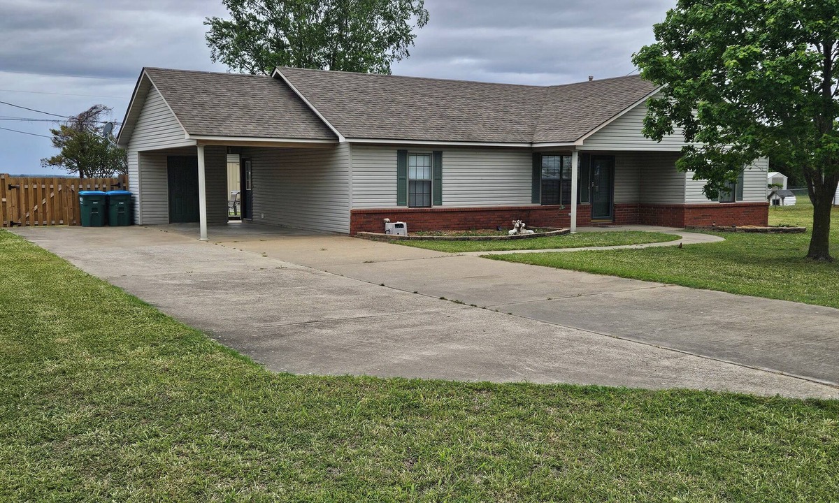 Blytheville House | The Riverbend House, 3 bedroom, 2 bath home in Hickman/Armorel