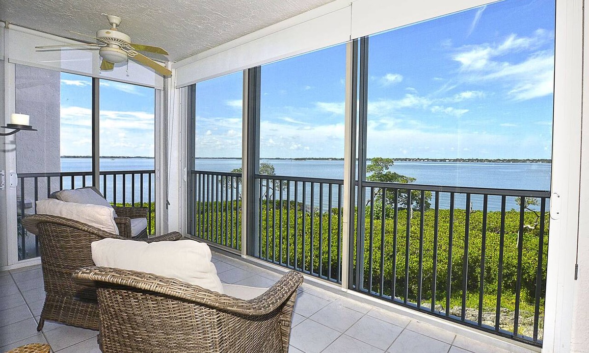 Stuart Condo | The Riverfront Retreat