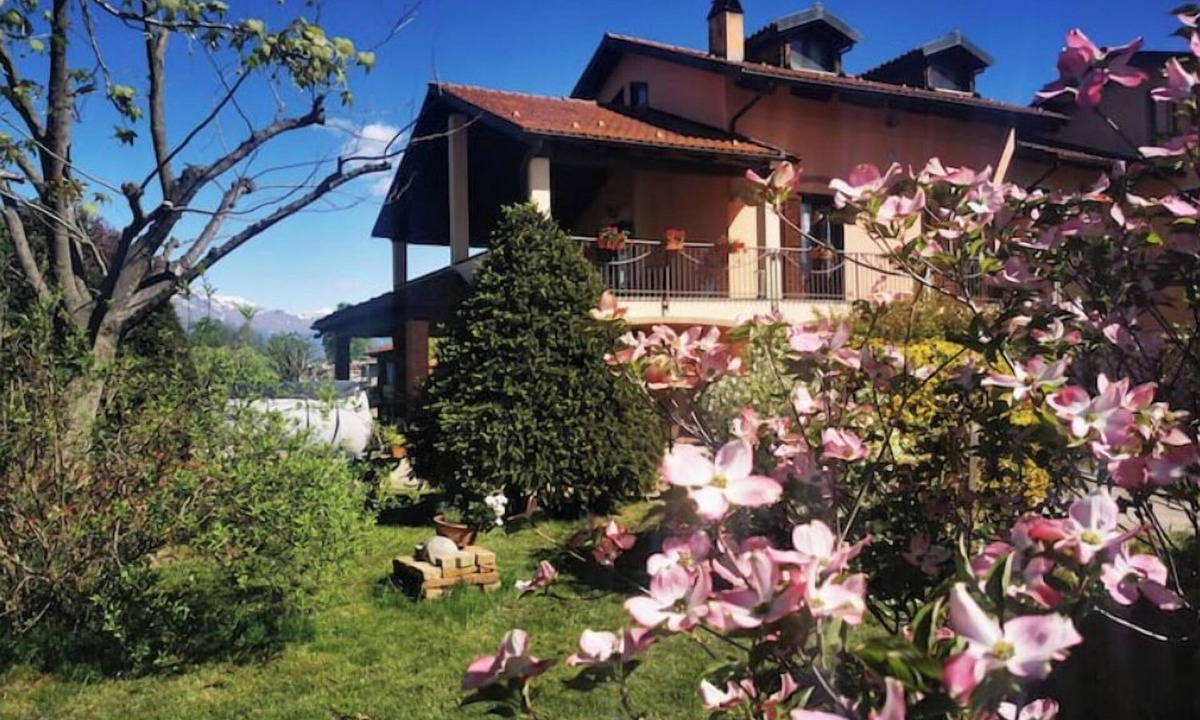 Front House | The robin's garden - In the Piedmont countryside, your garden for relax!