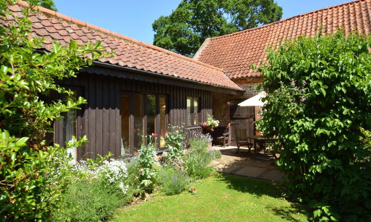 Aldborough House | The Roost - One Bedroom House, Sleeps 2
