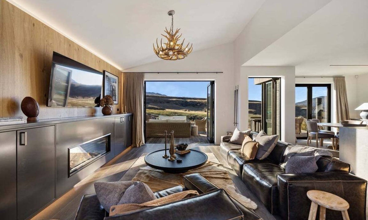 Cardrona Villa | The Rose – Luxury Escape with Fireplace & Mountain Views