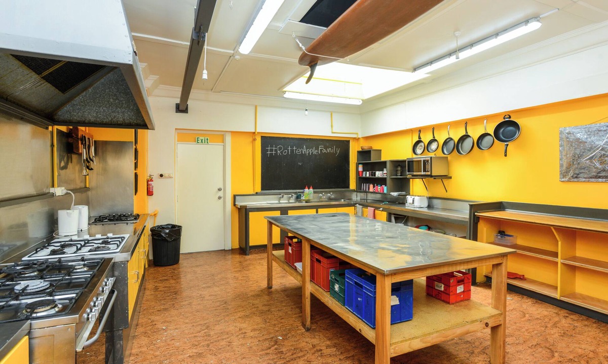 Hastings Hostel | The Rotten Apple Back Packers