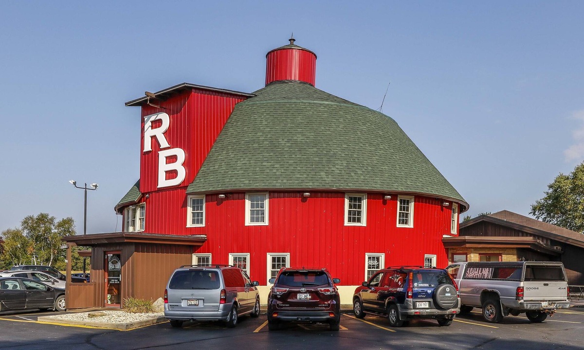 Spring Green Cabin | The Round Barn Lodge