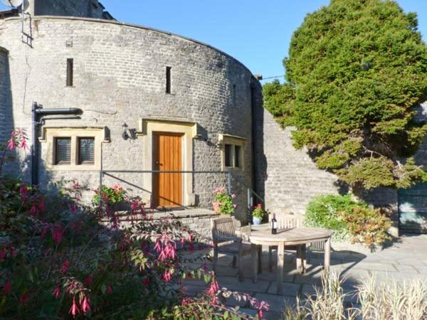 Middleham House | The Round House