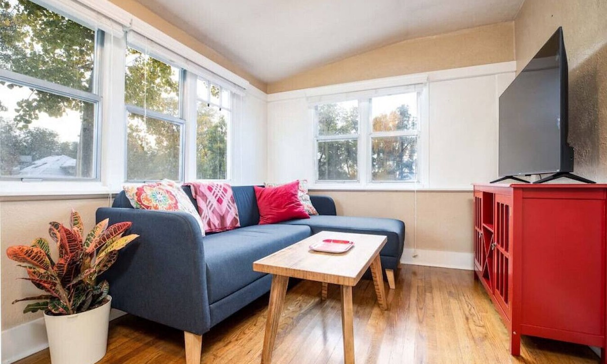 Lower Avenues Apartment | The Ruby Suite - Charming Historic Avenues`s Apt