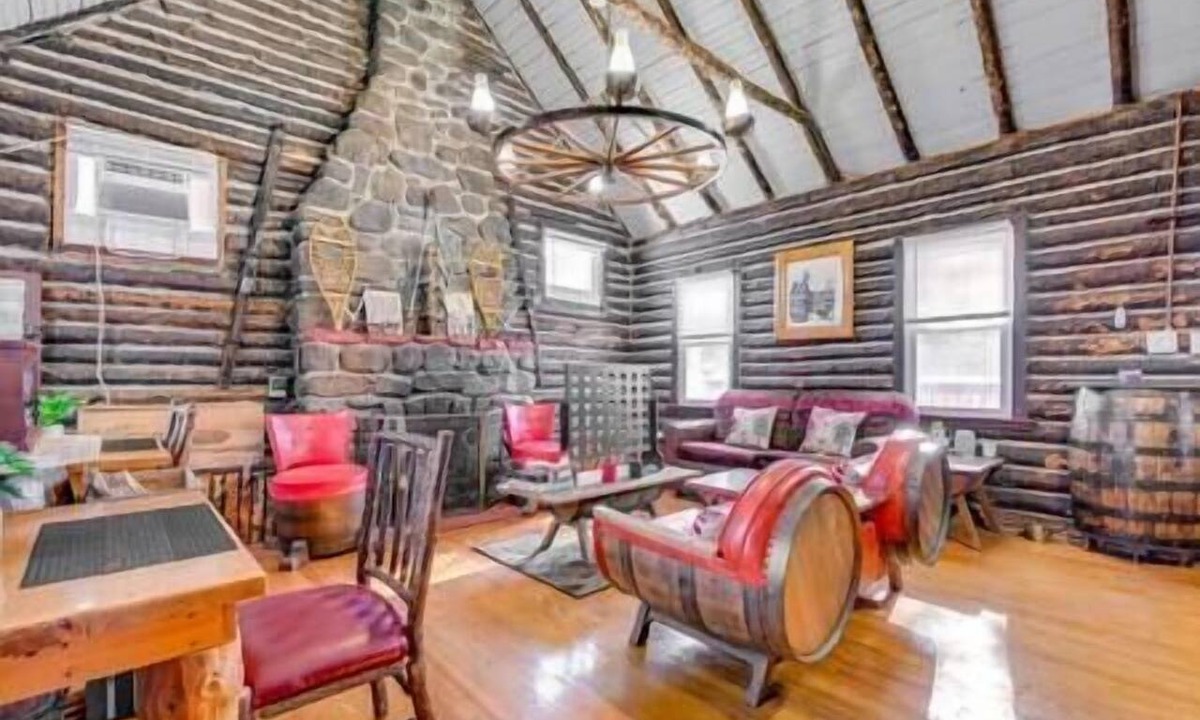 Blakeslee House | The Rustic Cabin The Rustic Cabin