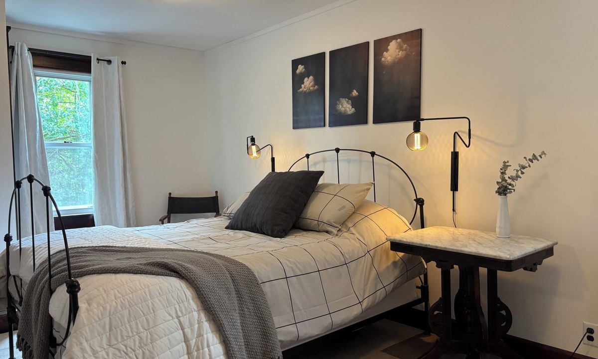 Bloomington House | The Sage | Whimsical Cottage Near IU, Downtown | 2 BR ·1 Bath ·Sleeps 5