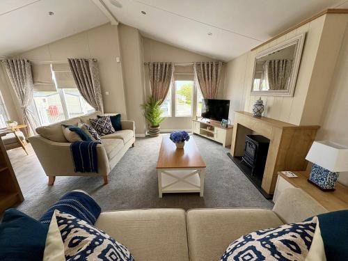Cresswell Resort | The Salty Puffin at Cresswell