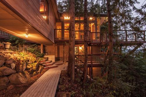 Salt Spring Island House | The Sanctuary Retreat Salt Spring Island