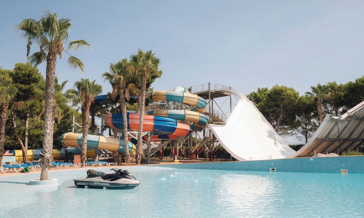 Minorca Hotel | The Sands