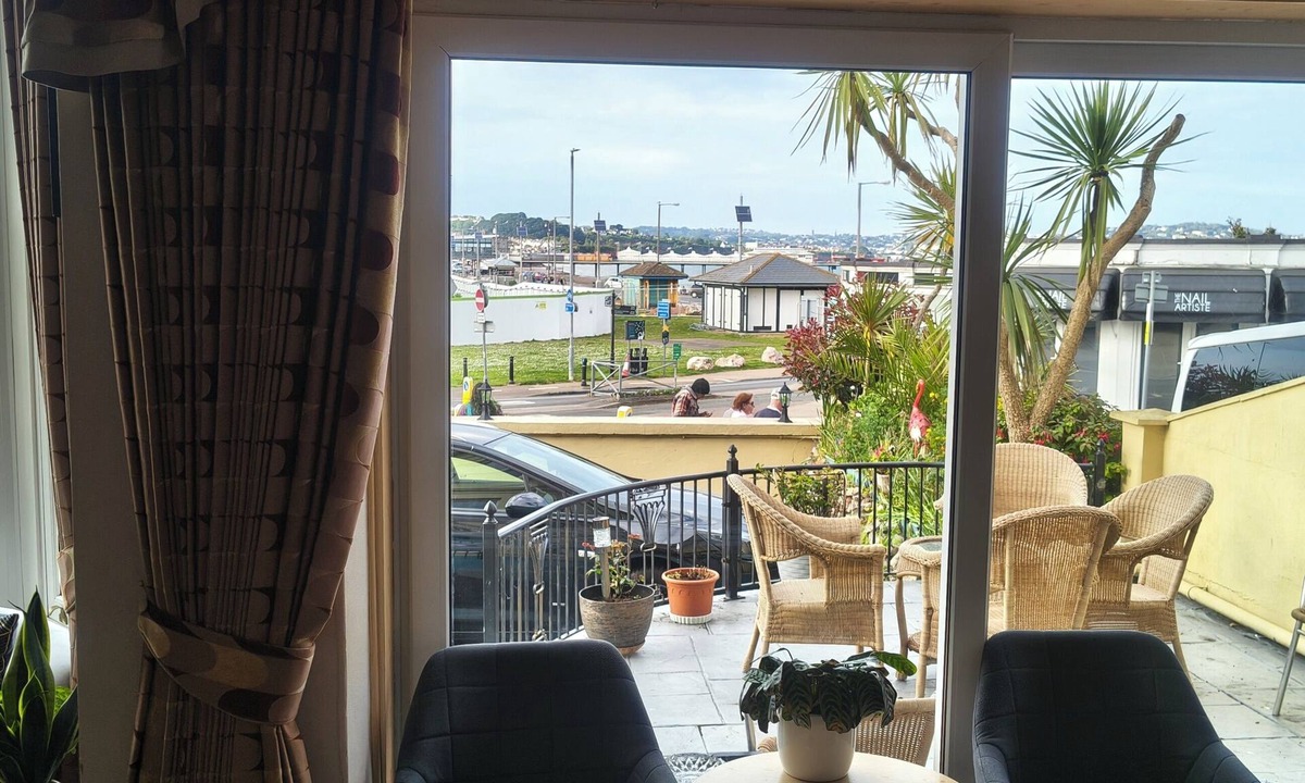 Roundham Hotel | The Sands Hotel