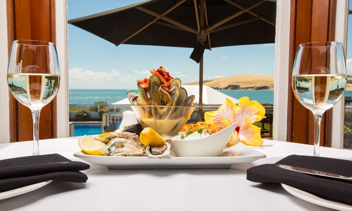Omapere Hotel | The Sands Hotel