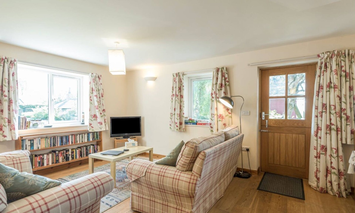 Bishops Castle Cottage | The Schoolhouse Bakehouse