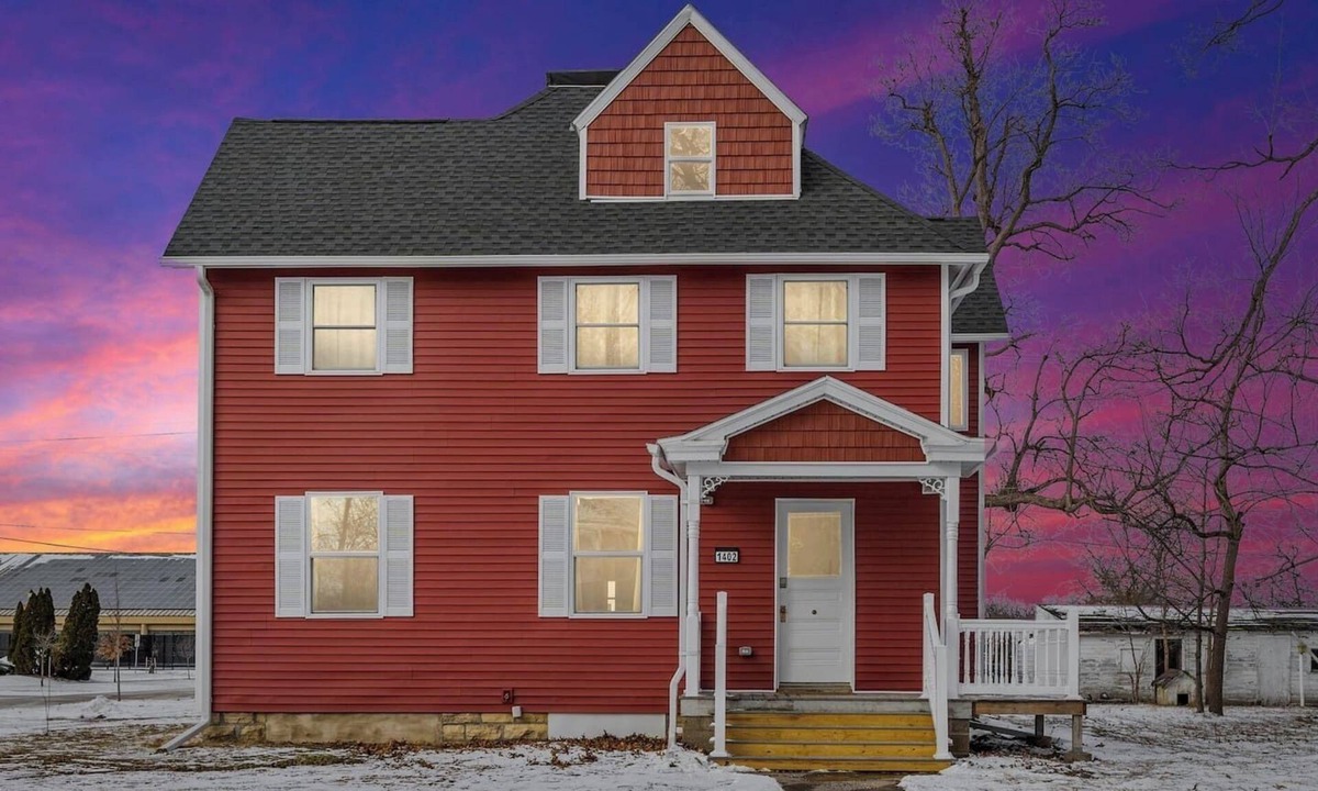 Cedar Rapids House | The Schoolhouse-Steps from Coe & Close to Downtown