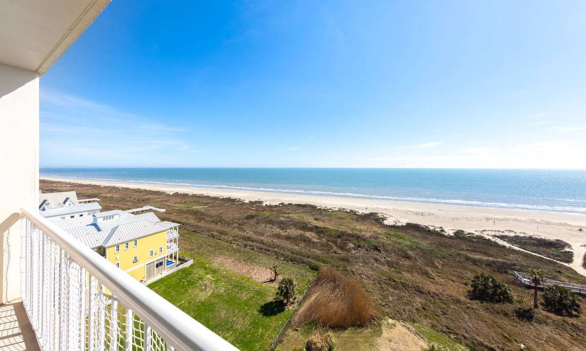 Galveston Condo | The Sea Spot at The Galvestonian-Private Balcony-Beachfront-Heated Pool!