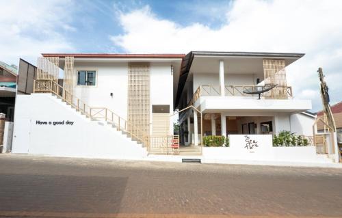 Koh Lan Hotel | The Seathru Koh Larn