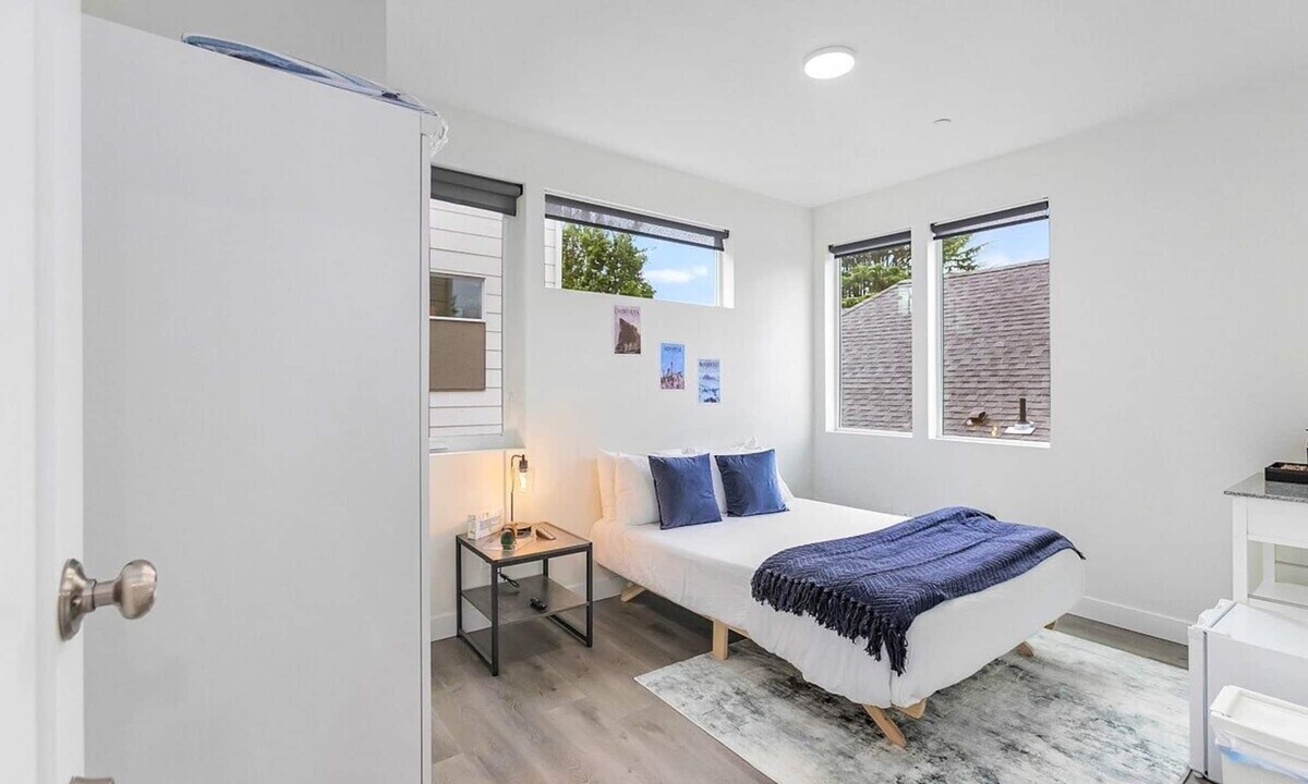 Capitol Hill Apartment | The Seattle Kraken Sweet Suite