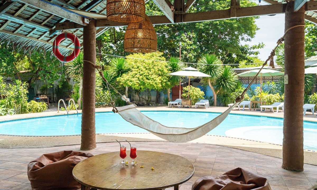 Daanbantayan Hotel | The Sharks Tail Dive Resort