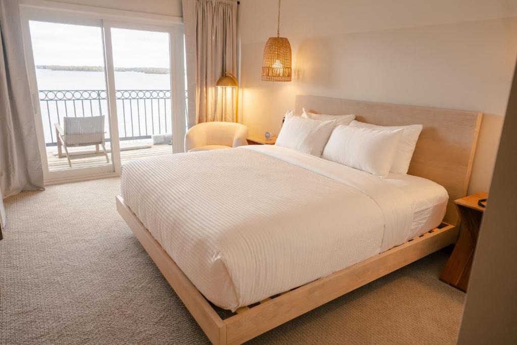 Spring Park Hotel | The Shoreline Hotel