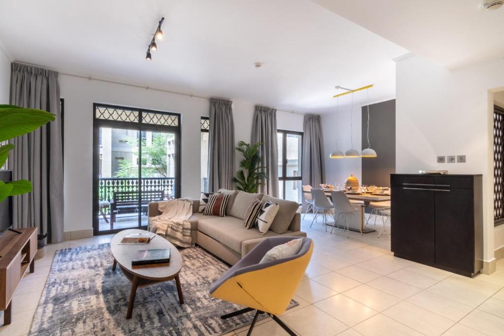 Downtown Dubai Apartment | The Smart Concierge - Reehan 2