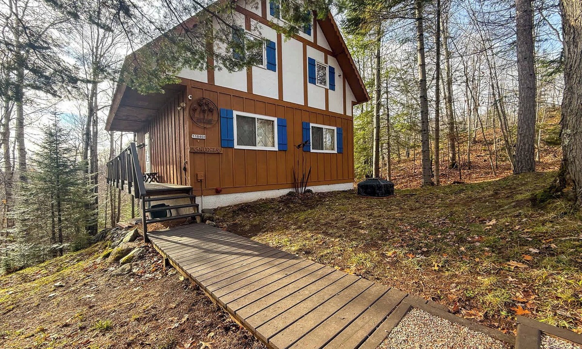 Upson Ski Chalet | The Snuggery @ Whitecap ~ Ensuite Sauna