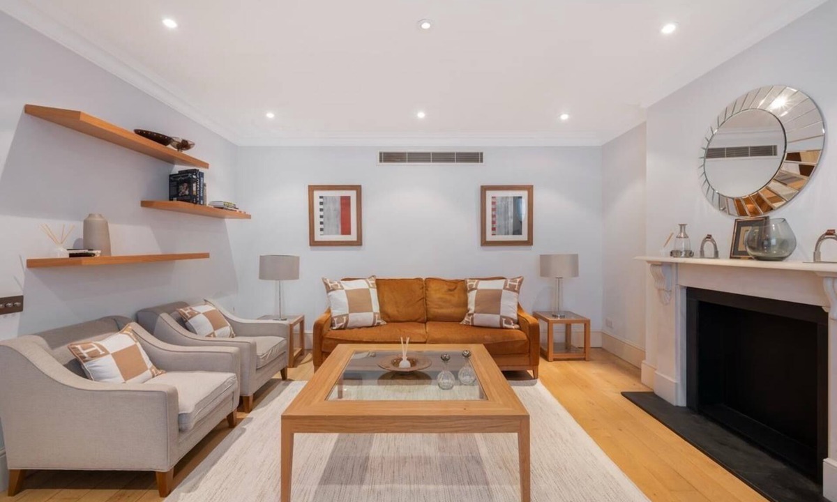 Knightsbridge and Belgravia Apartment | The South Kensington Terrace 3BR with AC