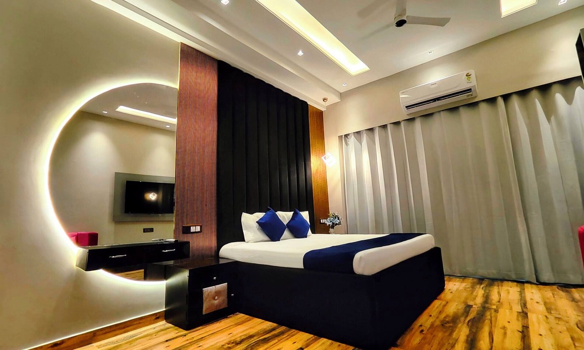 Greater Noida Hotel | The Spotlight