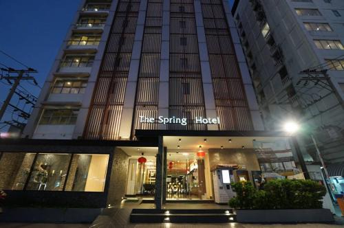 Nong Bon Hotel | The Spring Bangkok