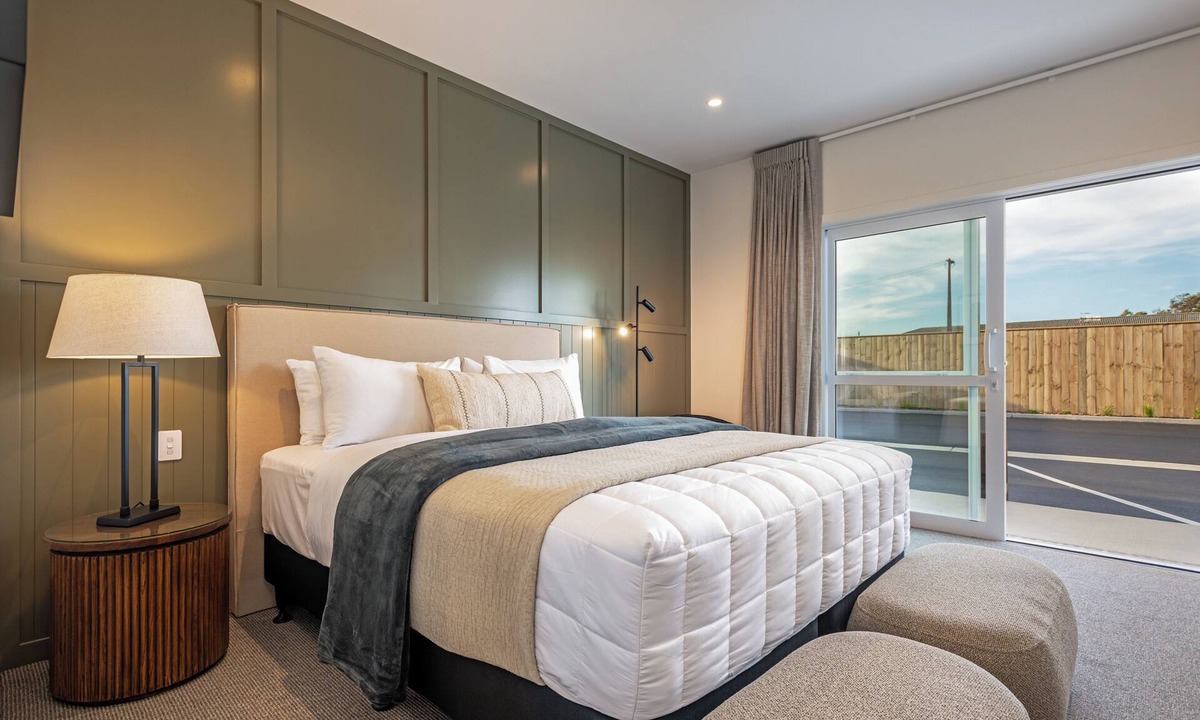 Bulls Hotel | The Stables Motel